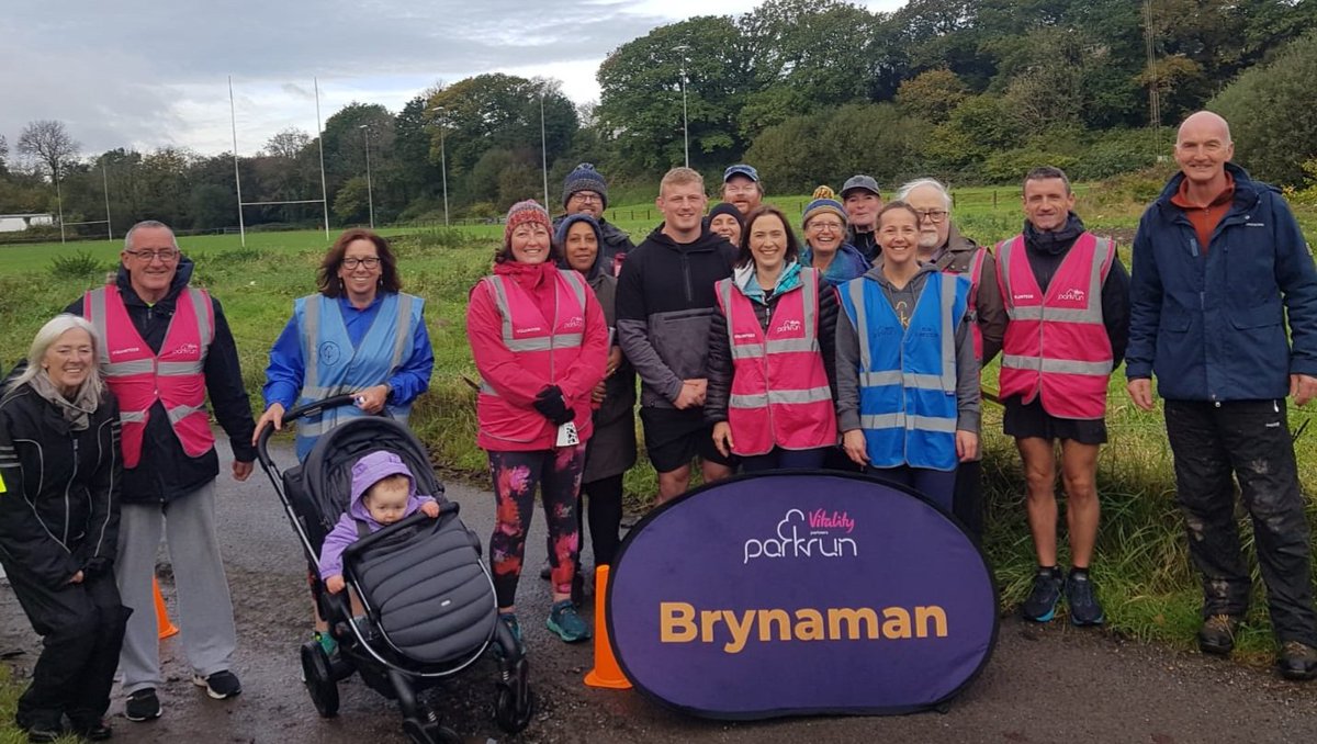 brynamanparkrun's tweet photo. Our volunteers were excited to chat with and have photos with Wales Rugby Captain Jac Morgan @brynamanparkrun this weekend. Welcome home Jac and thank you for your time @parkrunCymru @parkrunUK @WelshRugbyUnion @chrissiesmiles https://t.co/wYKdOuO5dm