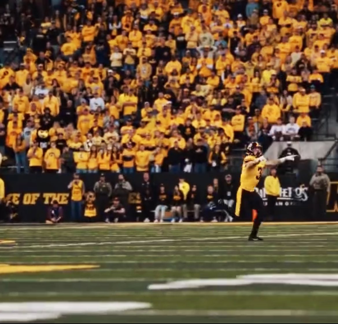 Cody Hills tweet media