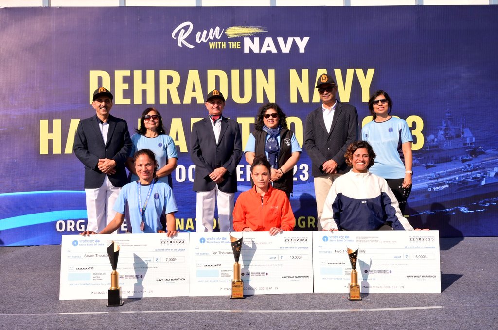 PRODefDehradun's tweet photo. #DNHM-23 was flagged off by Vice Admiral Adhir Arora, AVSM, NM the #ChiefHydrographer to the Govt of India while the 10 Km race was flagged off by Mr Ashok Kumar, #DGPUttarakhand. The 5 km fun run was flagged off by Rear Admiral LS Pathania, the #JointChiefHydrographer. https://t.co/yxuTOkRMtt
