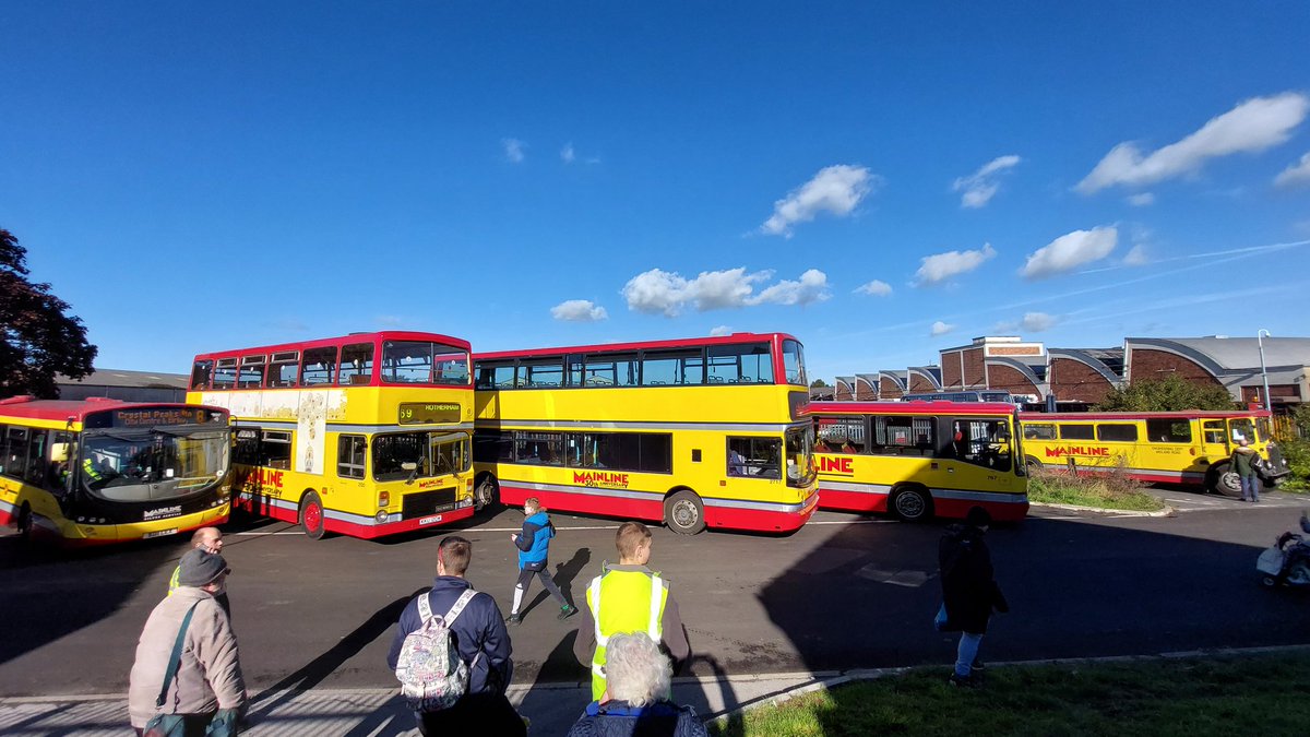 Out playing with buses again for the 2nd week in a row. There is certainly a theme here.