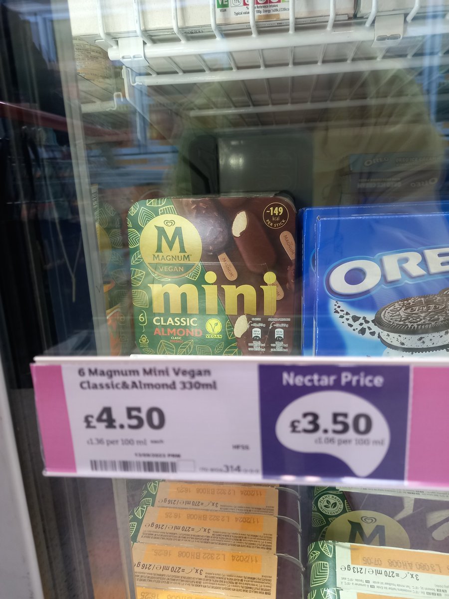 roskshaw's tweet photo. @sainsburys Uxbridge Road, Slough store does it again. One price on the shelf, another price on the bill - despite scanning my Nectar card. Then another queue at Customer Service to get it rectified. Never enough staff either. Too many cutbacks for customers. https://t.co/LglHfQAoJS