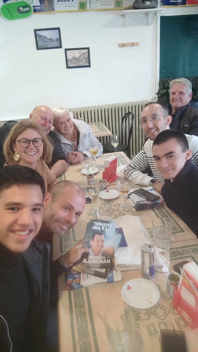 PIERREPhilipp12's tweet photo. #VivementLe9Juin 🇨🇵 #Européennes2024
Belle équipe ce matin sur le marché de #FleurylesAubrais sous le soleil automnal #Tractage #boitage et verre de l'amitié 👍
@RNational_off @J_Bardella @RNational_45 @RNJ_45 @anthonyzeller_ @AudreyHavez @valentinmanent @JanyMarot @PaulFleury45 https://t.co/p9DI3siTfF