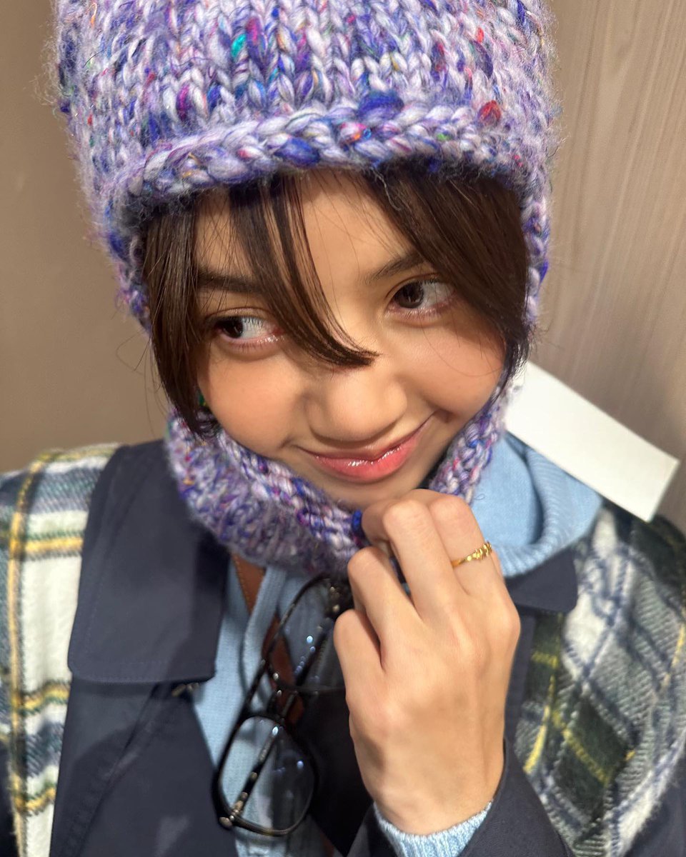 LISANATIONS_'s tweet photo. #LISA IG update 💋🤓 https://t.co/z9EhKTeKUM
