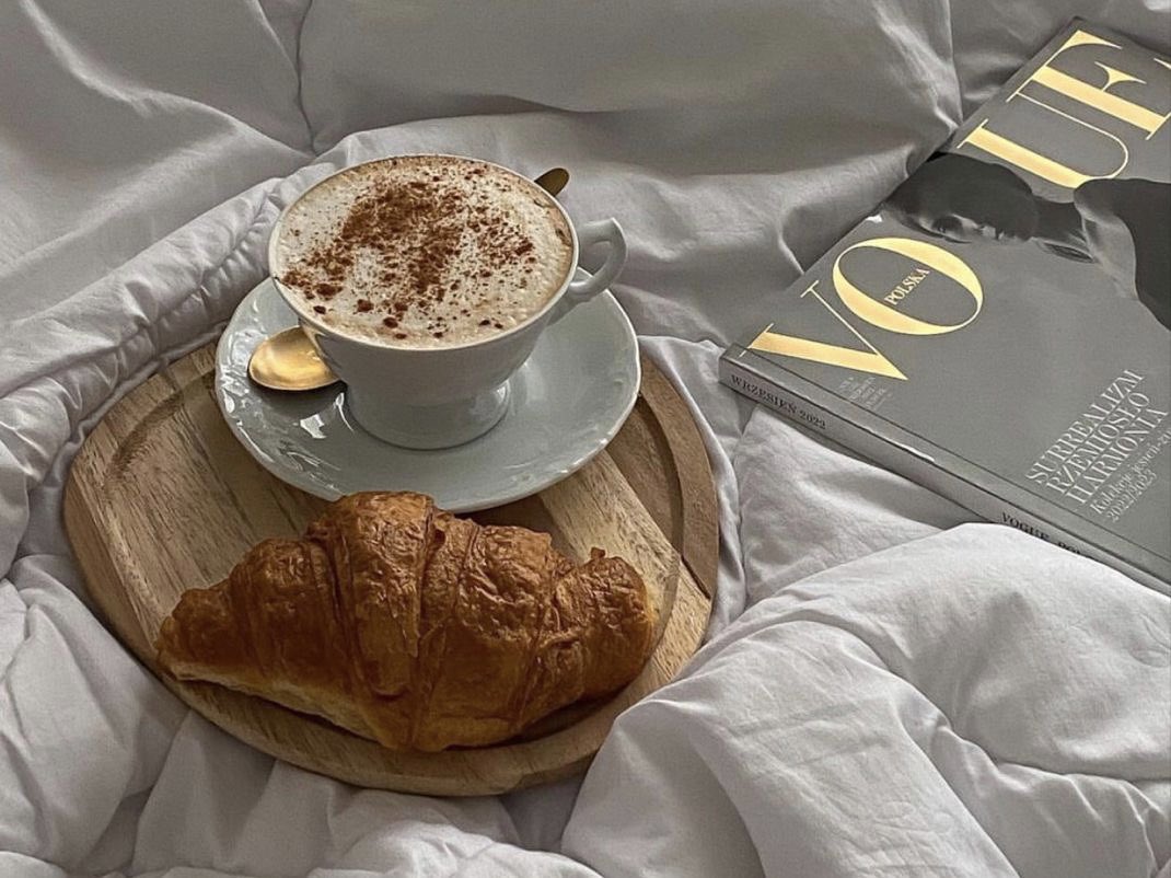 laemekiia's tweet photo. woke up craving croissant &amp; coffee https://t.co/MLnXC5G7Ng