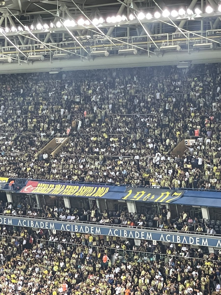 biletfbh's tweet photo. !!!! Çekilişşş Fenerbahçe-Ludogorets 26.10.2023 Atatürk Stadyumu için Spor Toto 1 adet bilet çekiliş ile verilecektir. Rt,beğeni,takip çekiliş şartımız.#Fenerbahce #fenerinmacivar #fenerbilet #biletarıyorum  #bilet #FenerbahceAtatürkStadyumu #fenerbahcebilet #fener #GFB https://t.co/ZmSjy4h3p7
