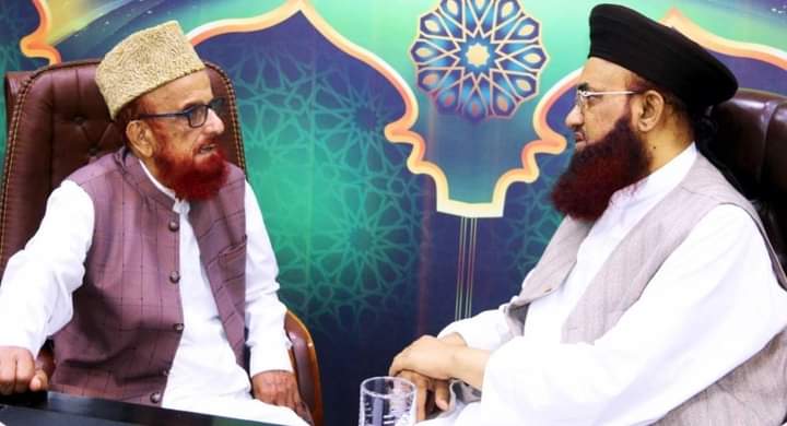 مفتی منیب الرحمٰن صاحب کی مرکز صراط مستقیم تاج باغ لاہور آمد
مرشد گرامی سے ملاقات اور آپ کی عیادت فرمائی۔

انھائی خوشی ہوئی