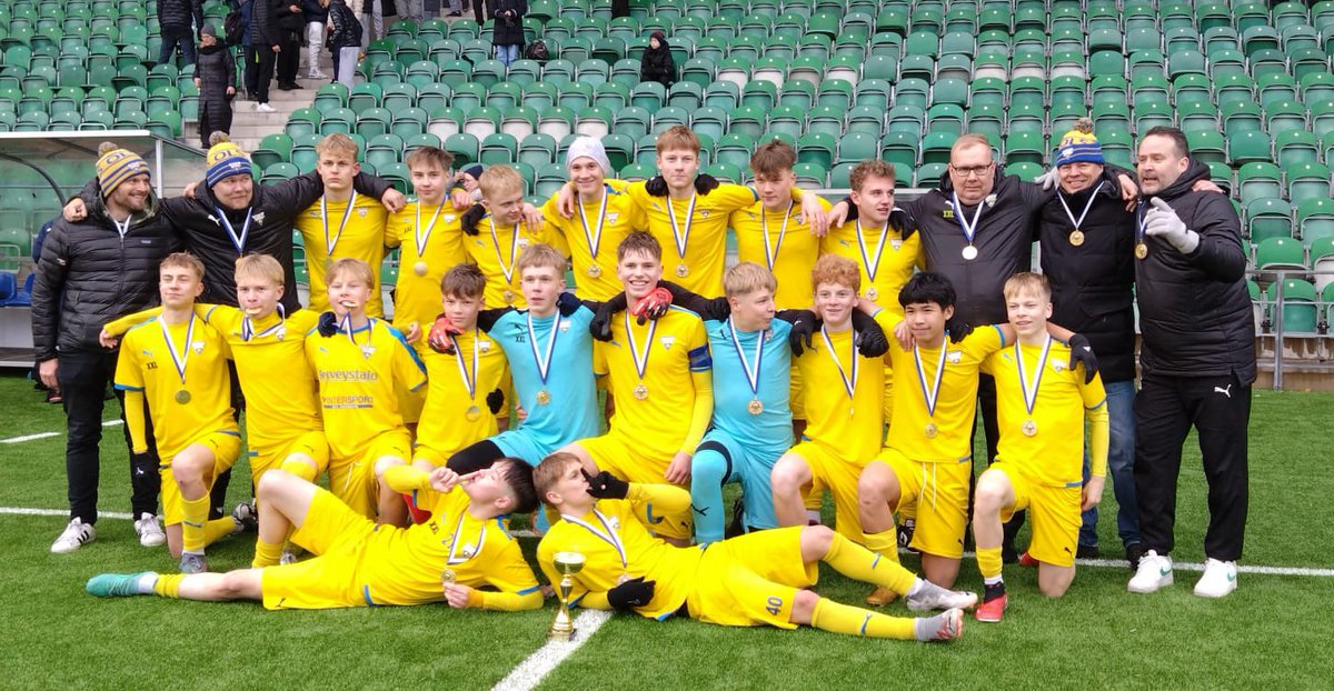 O OLS 08 EDUSTUS VOITTAA KAI PAHLMAN 2023 MESTARUUDEN!!!!🥇🏆

Finaalissa OLS kaatoi WFA:n 2-0 lukemin🔥 

Turnaukseen osallistuivat ikäluokan parhaat joukkueet ympäri Suomea ja meidän pojat ottivat mestaruuden! Toisin sanoen @ols08edustus on ikäluokkansa SUOMEN MESTARI🏆