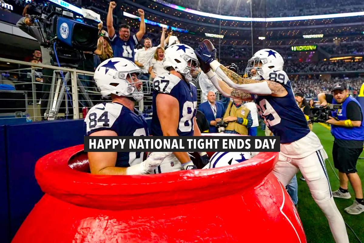 Enjoy your day, Gentlemen 🙌🏈⭐️

#NationalTightEndsDay