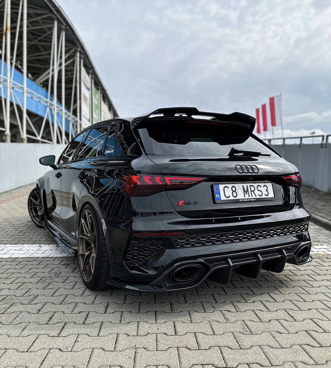 CarsPicsLuxury's tweet photo. AUDI RS3 🖤 https://t.co/SOAbCxxlQb