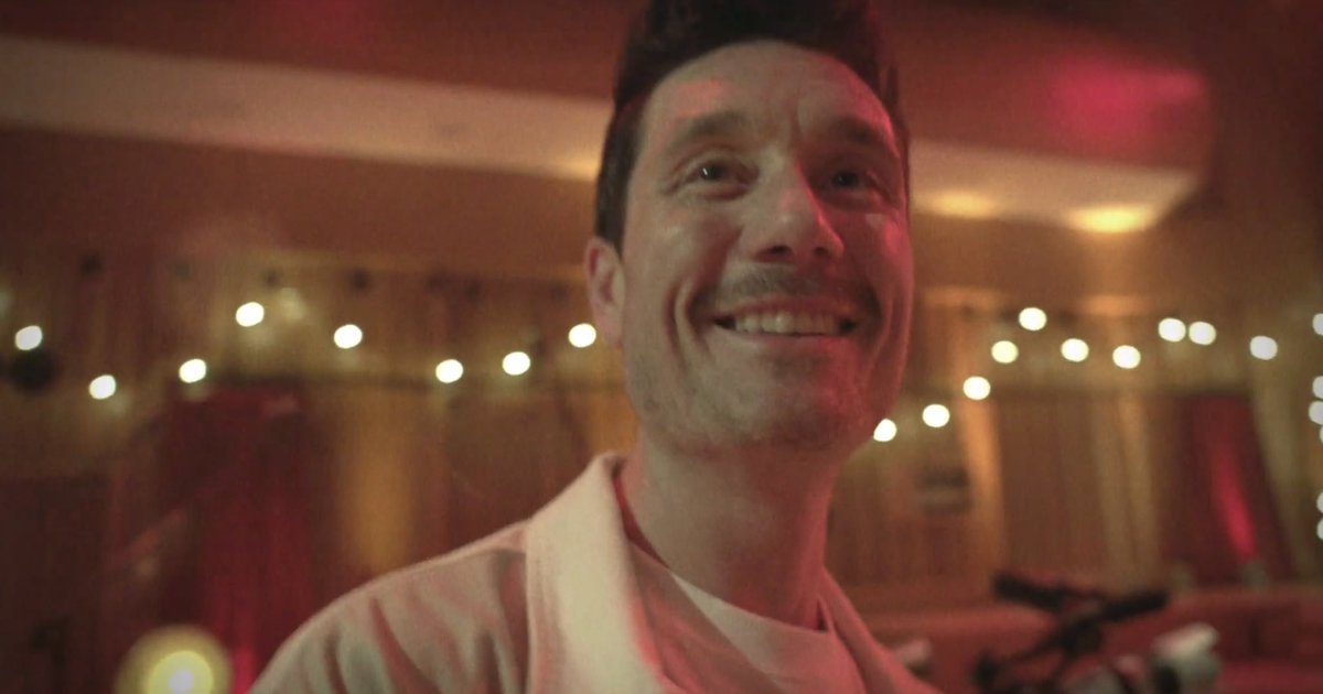comfortbastille's tweet photo. “you're obsessed with bastille!!” and you're not?? sad. tragic. https://t.co/VNNxOtH1jv