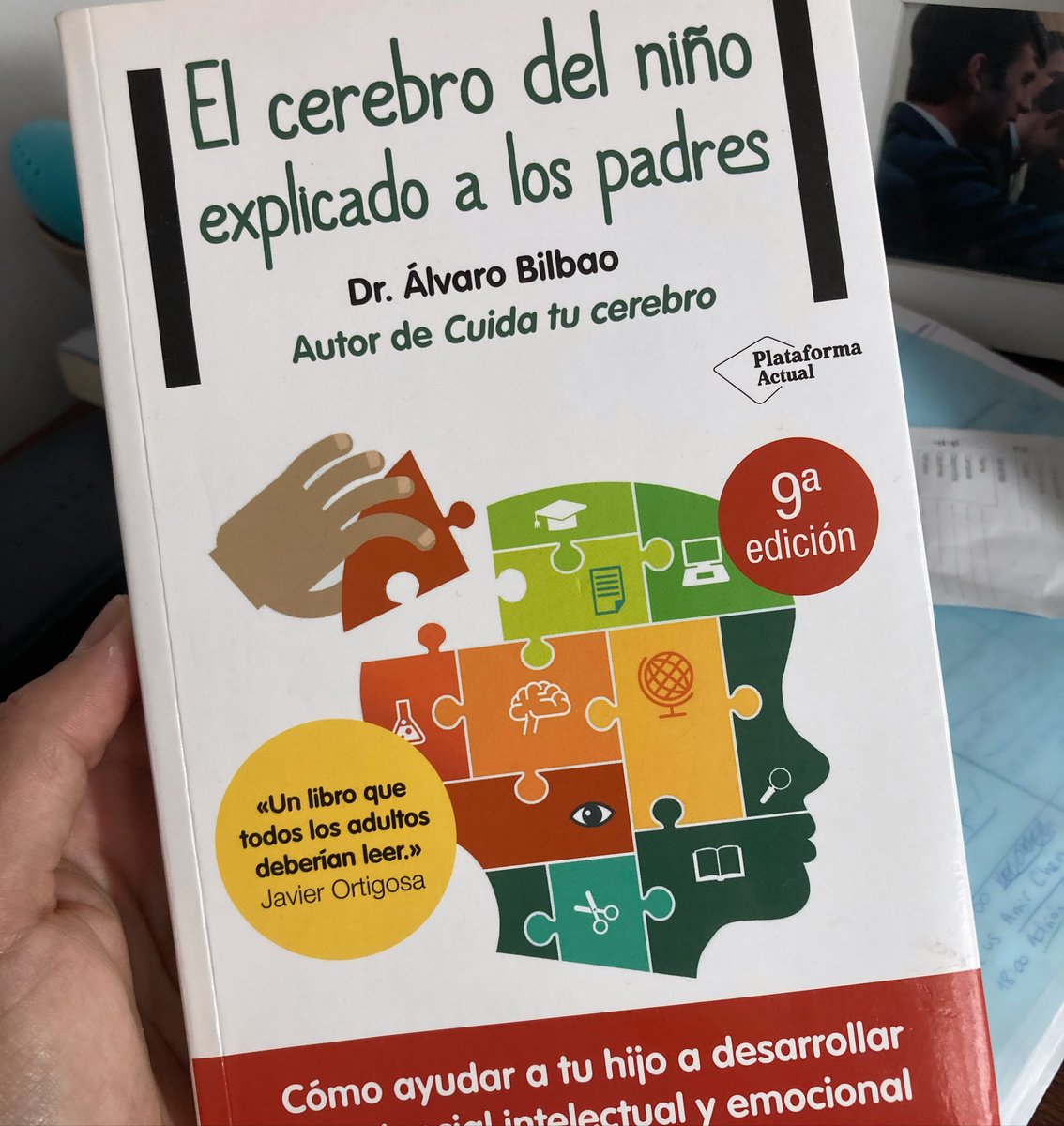 jvc1992's tweet photo. Terminado! Muy recomendable para padres! Destaco tres aspectos que me han encantado: 

1) Importancia de los límites en la educación 

2)La educación en positivo… (indispensable, lo he comprobado muchísimo en mi experiencia).

3)La importancia de verbalizar sucesos traumáticos https://t.co/AnpywiJlpg