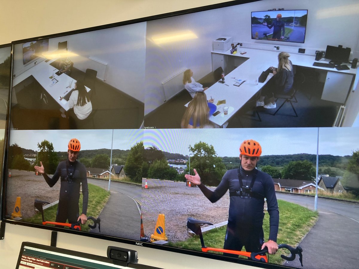 DrDeanW's tweet photo. A weekend with @UniSouthWales accelerated
@USWPolicing_Sec students. A mixture of VR experiences, assessments and simulations covering vulnerability, missing persons and road traffic collisions. @vickery_janine @RogerRoadsC63s @uswstaff @usw_flse https://t.co/O9NtDiGfHc