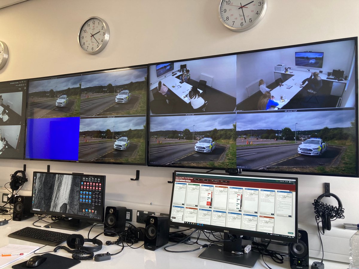 DrDeanW's tweet photo. A weekend with @UniSouthWales accelerated
@USWPolicing_Sec students. A mixture of VR experiences, assessments and simulations covering vulnerability, missing persons and road traffic collisions. @vickery_janine @RogerRoadsC63s @uswstaff @usw_flse https://t.co/O9NtDiGfHc
