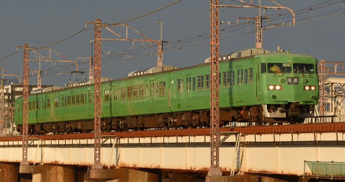 「建物 電車」のTwitter画像/イラスト(新着)｜2ページ目