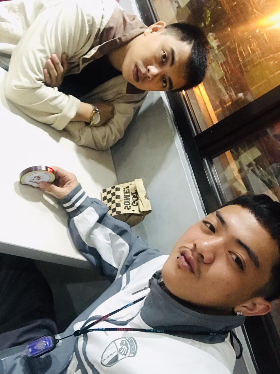 Horizonboni's tweet photo. Happy Sunday🌆😊
Done Dinner w/ @Bon ang Baby Boy ng @MagnitudeBoni 😁 Onduty padin💪 Book na mga Boss!😊 @MagnitudeSpa https://t.co/pBJJ58HTZj