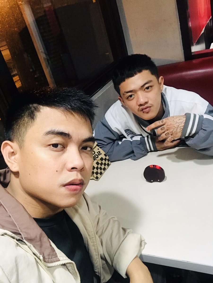 Horizonboni's tweet photo. Happy Sunday🌆😊
Done Dinner w/ @Bon ang Baby Boy ng @MagnitudeBoni 😁 Onduty padin💪 Book na mga Boss!😊 @MagnitudeSpa https://t.co/pBJJ58HTZj