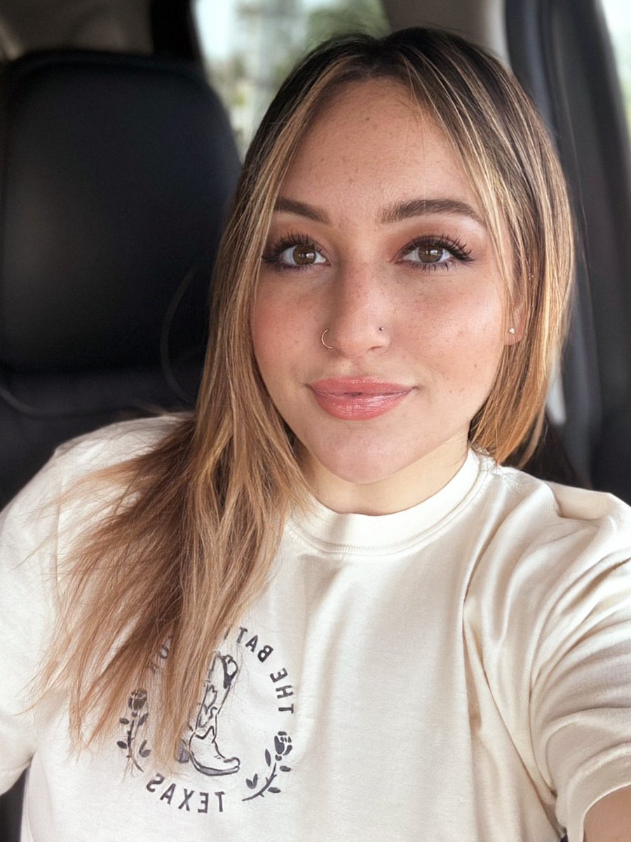 Laur tweet media