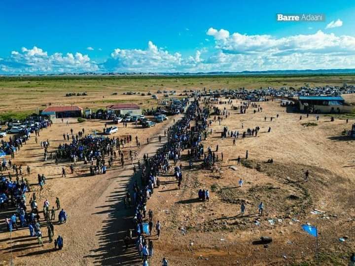 mukhtarjacfar's tweet photo. 📍 Laascaanood Sool Khatumo 💙🤍🐴
Soo dhawayntii #MdFirdhiye &amp; maanta👏 https://t.co/7vvVpbYMNo