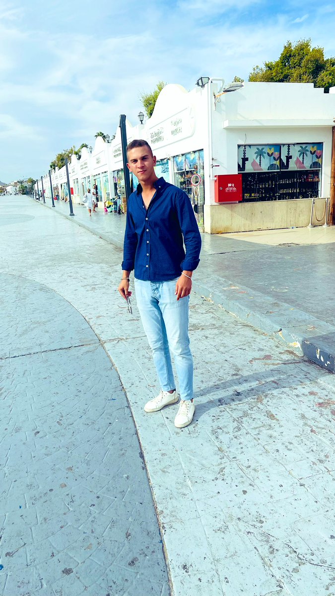 Mostafa79325518's tweet photo. When the heart loves something the eyes see it as paradise❤️❤️✈️ https://t.co/lK5nLK8q0T
