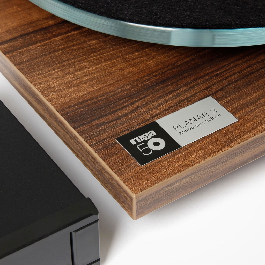 TurntableLab's tweet photo. Rega / Planar 3 - 50th Anniversary Edition
↘ limited restock! special edition walnut finish w/ Exact 2 MM cartridge, Neo MK2 PSU external speed control + beautiful float glass platter 🙌
⫸ https://t.co/18Q7LutrKE
@RegaResearch #ttlhifi #rega #regaplanar3 #hifi #rega50 https://t.co/zDXrtnGvHY