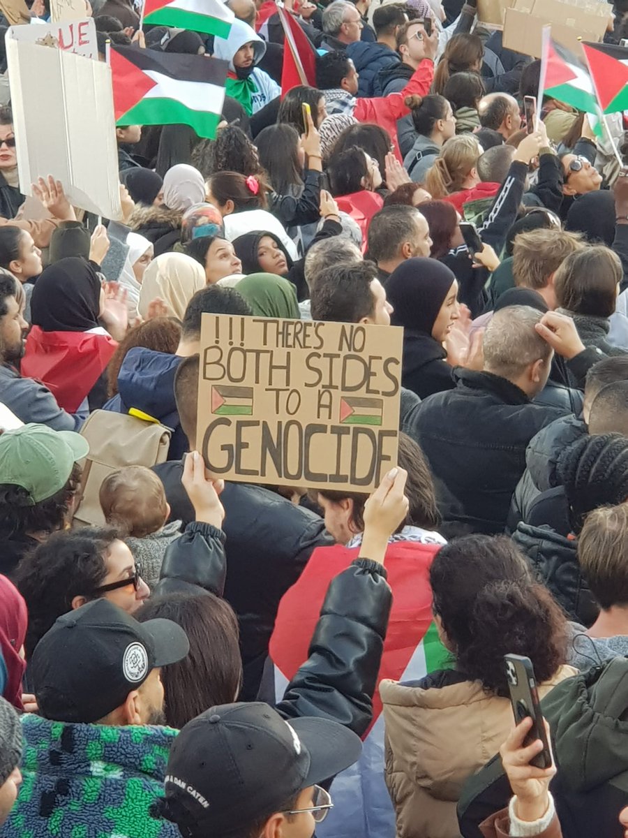 wallacemick's tweet photo. Brussels protest today against the #EU #US #UK + Allies supported #Israeli Genocide against the people of #Palestine - "There's no both sides to a Genocide" - The old Colonialists remain on the wrong side of history...
#FreePalaestine https://t.co/pJbcQuw9Ph