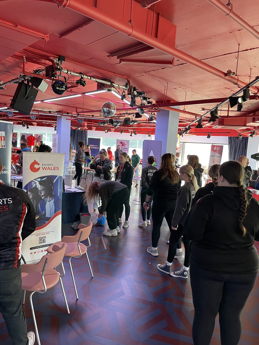 Uchafbwyntiau gweithdai cynhadledd #FelMerch heddiw 👏🤩

Pawb wedi mwynhau ac yn edrych ymlaen at ein panel prynhawn mha 🙌