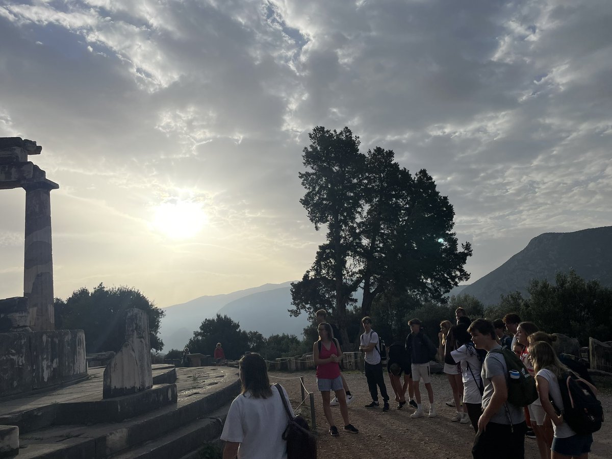 ClassicsFelsted's tweet image. Delphi: a fantastic time exploring the spectacular sanctuary and oracle of Apollo on the mountainside, visited for centuries from far and wide. We enjoyed pondering what questions we’d like to ask Apollo!