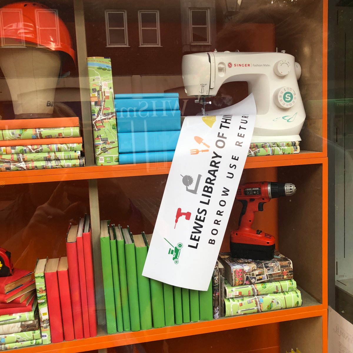 LewesLOT's tweet image. We've said goodbye to our wonderful window display.  Thank you for all the lovely feedback.    To find out about the fantastic Things you can use at no cost, and become a member, go to our website leweslibraryofthings.org.uk 

 #lewes