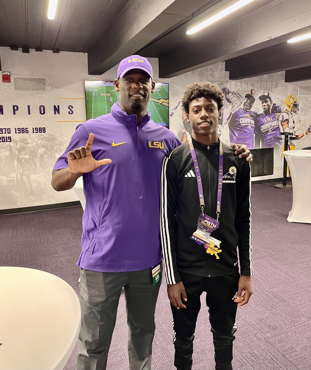 rileedrew_'s tweet photo. Good time @LSUfootball‼️Thank you for the visit @SteepDiesel @CoachEHicks @CoachSB_4theG @CoachGCarswell @coach_them_up1 @TrellJones203 
 @grayson_fb @BigCoachMarvin https://t.co/LYrkLat6Gj