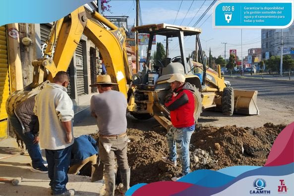 lemonmexico's tweet photo. #Tizayuca:

Personal del área operativa atendió a primera hora una fuga en la línea de conducción de agua potable de 2”, ubicada sobre Av. Juárez, con el objetivo de salvaguardar el agua dentro del Municipio.

#ODS6
#CAAMTH
#ReparaciónDeFuga https://t.co/2vnDcf3ldy