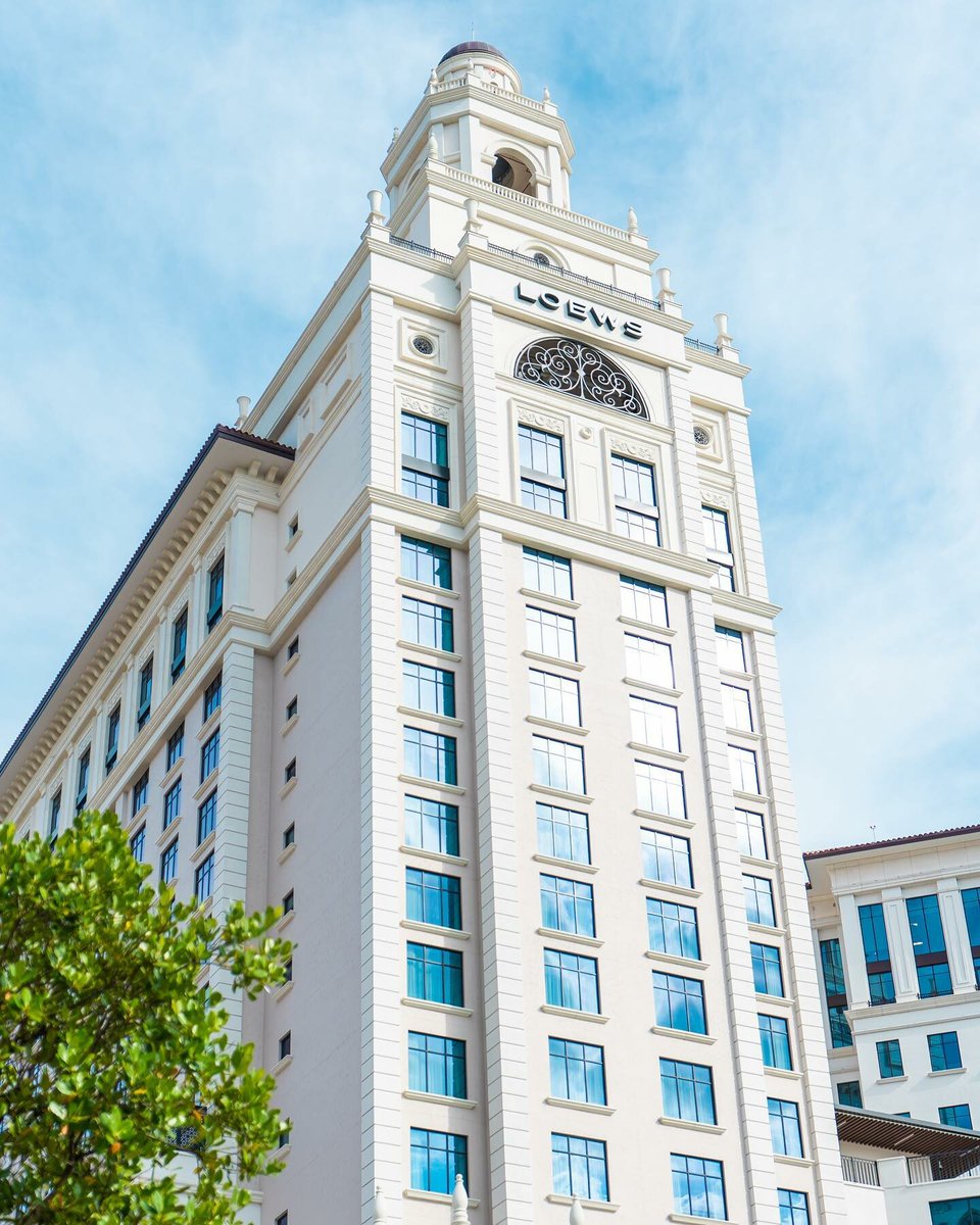 Join us at our ivory tower in Coral Gables. Indulge in exquisite amenities, relax at the spa, work out at the fitness center, and dive into our rooftop pool with breathtaking city views. #WelcomingYouLikeFamily

📷: @vznmedia_