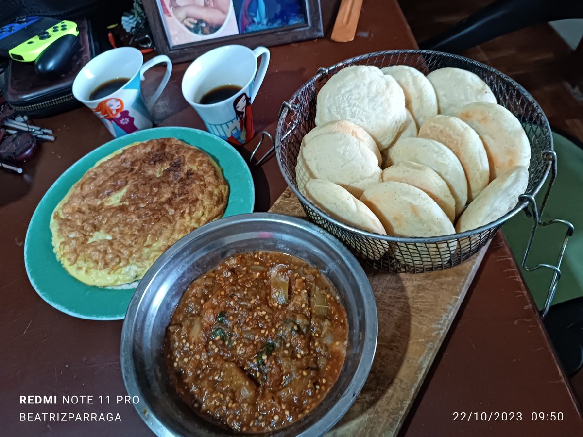 Alimentando mi batallón ! 
Les deseo un bonito domingo en familia, seguimos adelante por nuestros hijos y los de otros, que todos tengan su arepa en la mesa este día y la bendición les acompañe, FE Y MAS FE, Con Dios si se puede!