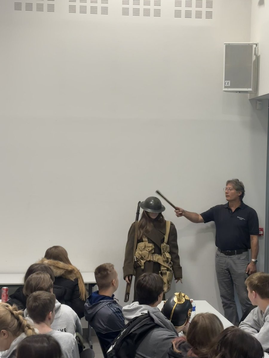 We discovered what life was like during the Battle of the Somme in WW1. We learnt about the soildiers’ lives in the trenches, we went through tunnels and learnt about the weapons used. 
#asccfrancetrip23  #ww1 #battleofthesomme  @allsaintscatholiccollegeduk