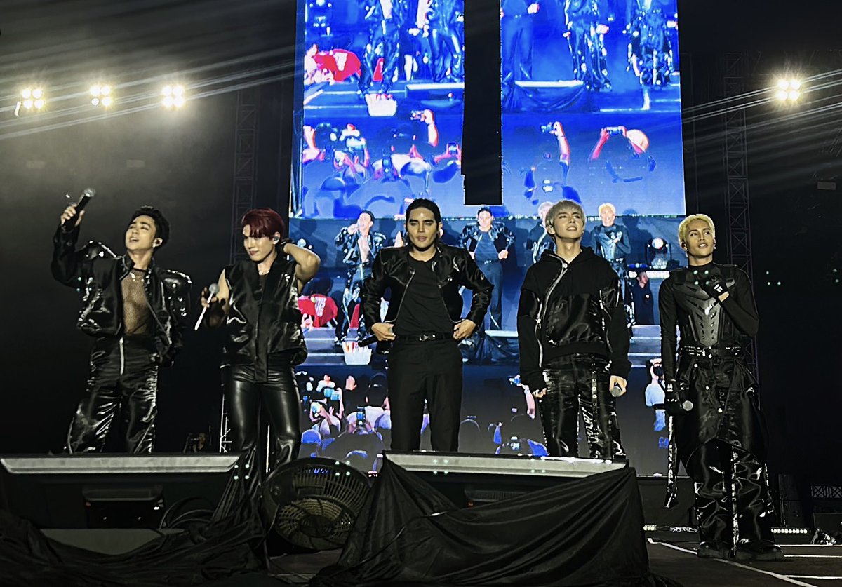 SB19Official's tweet photo. A massive shout-out to everyone who rocked with us at Playlist Live Festival! The energy and hype from the crowd were absolutely amazing. Our sincere thanks to Playlist Live Festival for having us on stage. Terima kasih, A'TIN! 

#SB19 #SB19atPlaylistLiveFestival
#PlaylistLiveFestival #PlaylistLiveFestival2023
