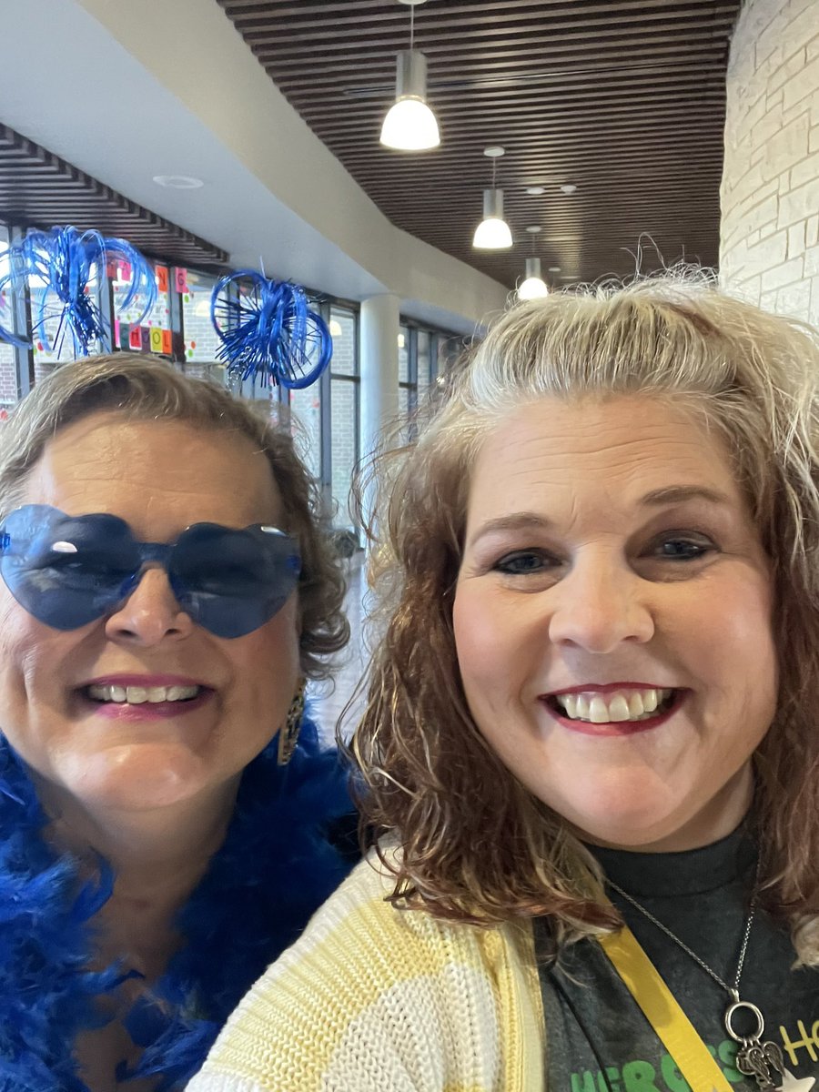 HooverCFISD's tweet photo. #HouseTeam Friday was on point @hoovercfisd! #BeAHooverHero https://t.co/07AKhKOank