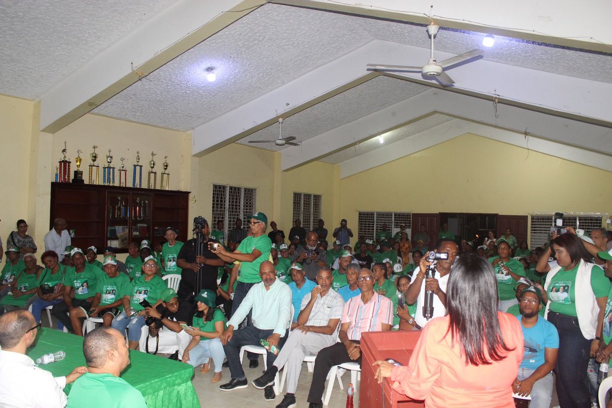 wallynet3's tweet photo. En un emocionante acto de apoyo a la candidatura a Diputada de @AlexandrapenaRD el Dirigente Alfredo Pichardo y su equipo llenaron el Club Pidoca de simpatizantes comprometidos con el Proyecto #AlexandraDiputada #FuerzaDelPueblo #ElPale #AlexandraContigoSiempre #FPComunica https://t.co/7gANZoprLI