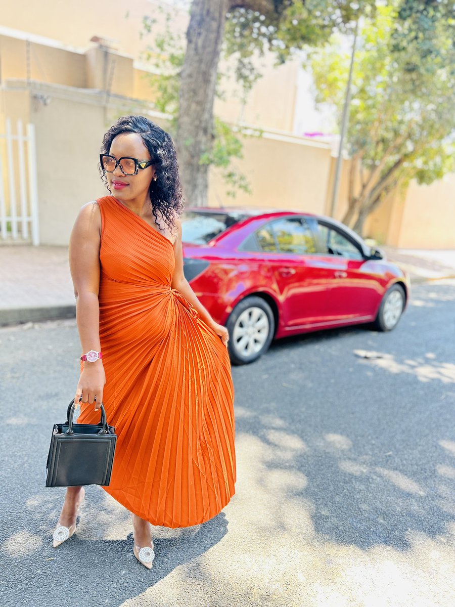 GoodnessReedow's tweet photo. Becoming Mrs N 🧡🧡🧡 https://t.co/qk5Y06LoOv