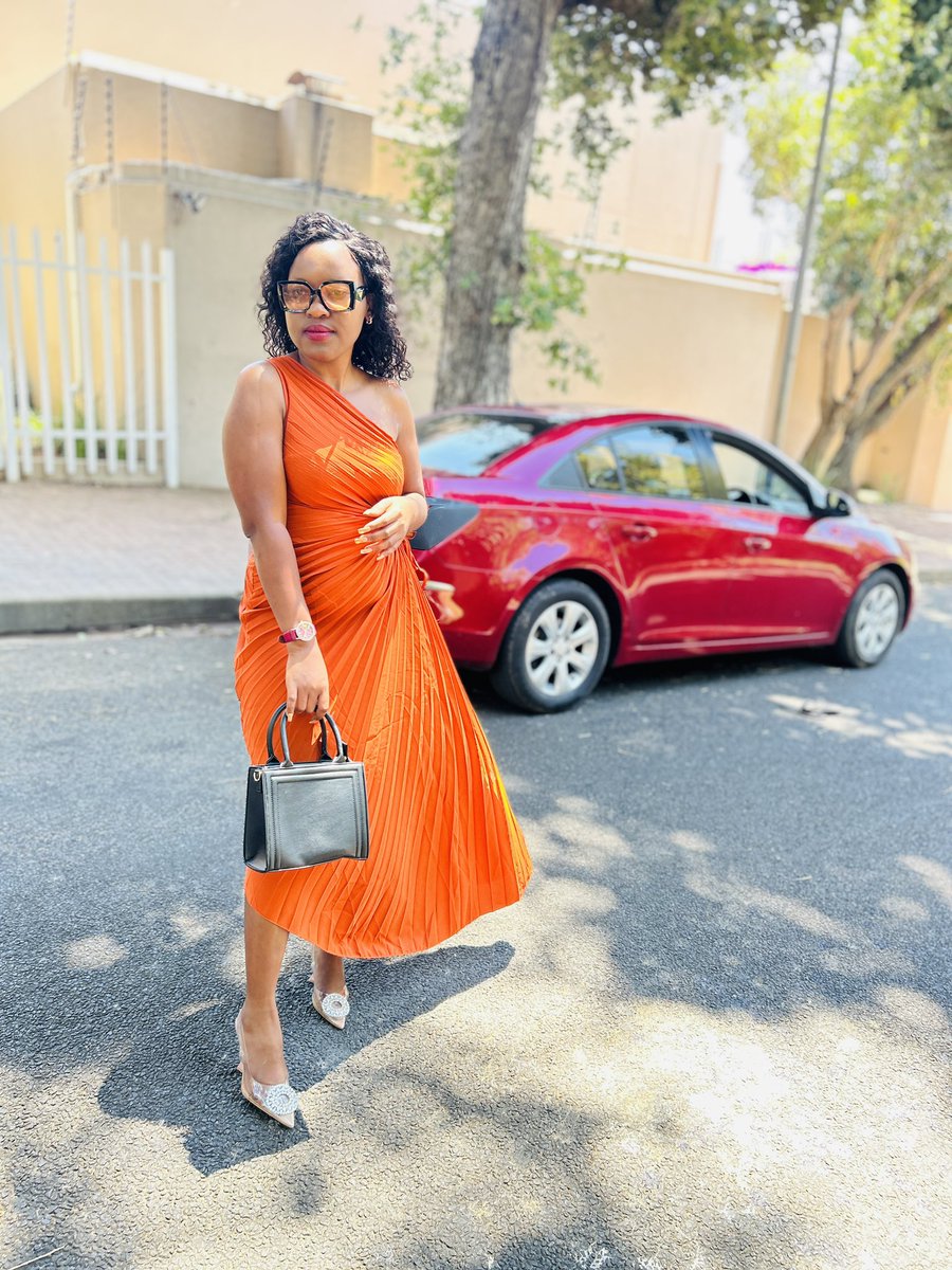 GoodnessReedow's tweet photo. Becoming Mrs N 🧡🧡🧡 https://t.co/qk5Y06LoOv