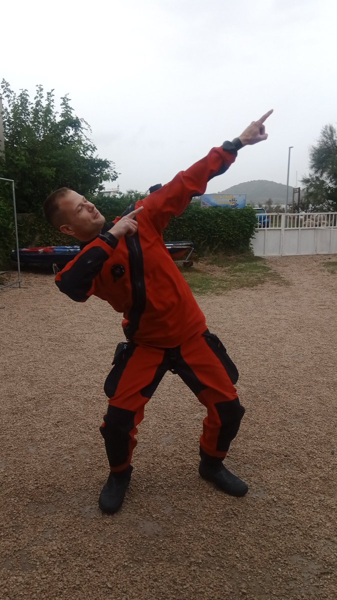 DiverExperts's tweet photo. Pózolj drysuitban.
Avagy Ursuit teszt központban jártunk. https://t.co/sPGK8RjmUq