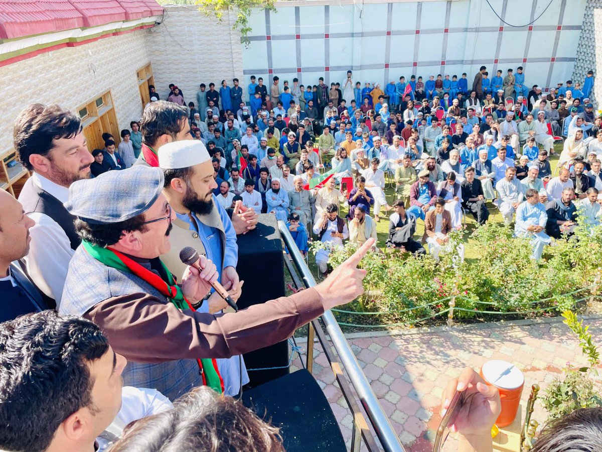 Zk_Media_Team's tweet photo. انشاء اللہ ظلم و جبر کا یہ نظام اندھیری رات کی طرح ختم ہونے کو ہے اور حقیقی آزادی کا سورج طلوع ہونے ہی والا ہے۔
بے شک حق و سچ کا راستہ کھٹن ضرور ہوتا ہے مگر کامیاب انسان وہی ہے جو حق بات پر ڈٹ جائے۔ 
#انورزیب_خان_کو_رہا_کرو https://t.co/jwTdUy6aLQ