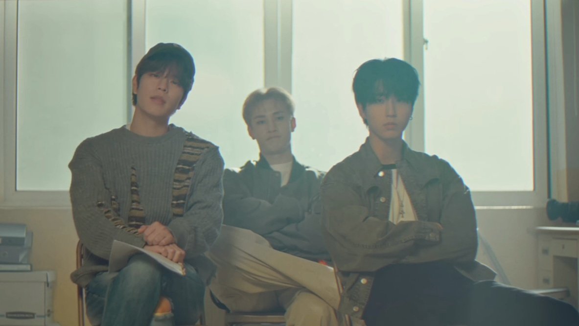 han jisung ✯ tweet media