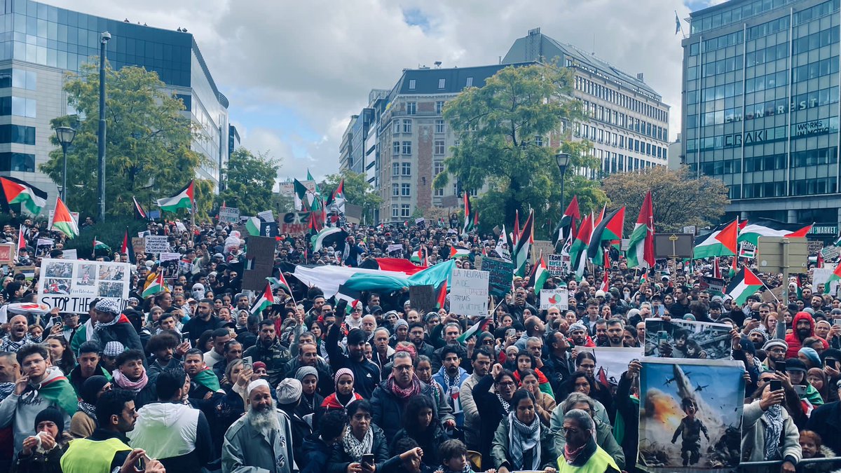 ABP_asbl's tweet photo. Plus de 40 000 manifestants a Bruxelles pour exiger la fin des massacres a Gaza et la fin de l'impunité pour Israël. 🙏🇵🇸 https://t.co/REkwKoeNQh