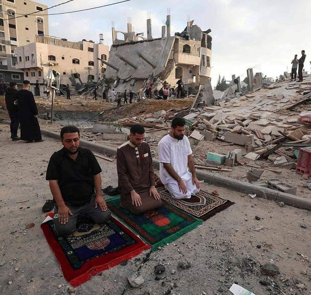 KhalilliMurtaza's tweet photo. You can destroy our mosques and properties but you can’t destroy our faith❣️
#StandWithPalestine 
#free🇵🇸 https://t.co/3iNxImAU0m