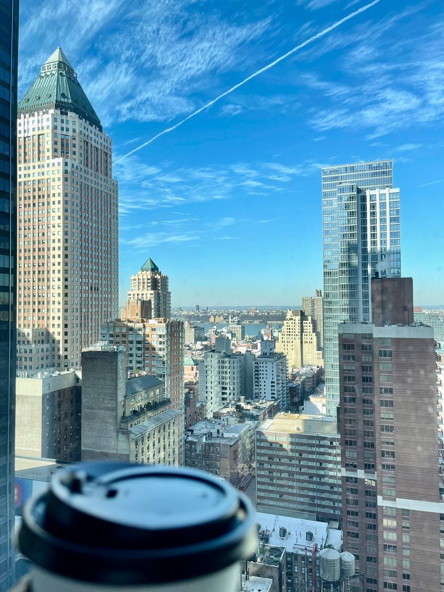 Alexand49166377's tweet photo. Good morning, New York. Good morning, Manhattan. https://t.co/hm6a0aTmsg
