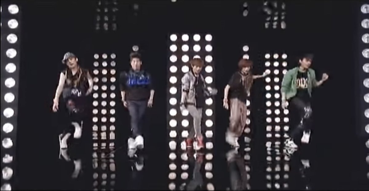 แว้บแรกก็คือ juliette! โฮ้ววว