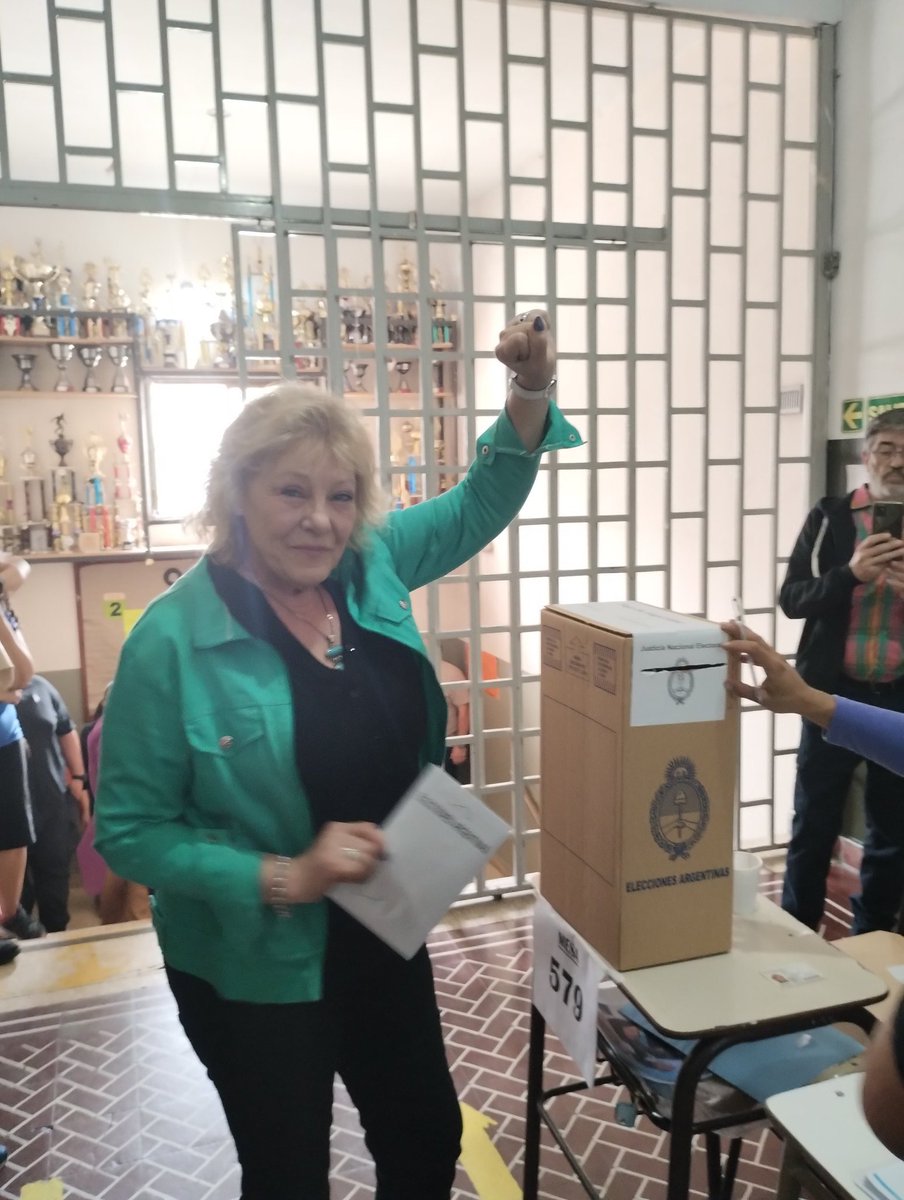 LilianaOlivero's tweet photo. Ya fuí a votar con la convicción de fortalecer la única herramienta que estará en las calles y en el Congreso luchando por nuestros derechos!! Enorme campaña a pulmón y segura que hay una salida frente a la crisis contra el ajuste!💪❤️ https://t.co/MrltP12n9g