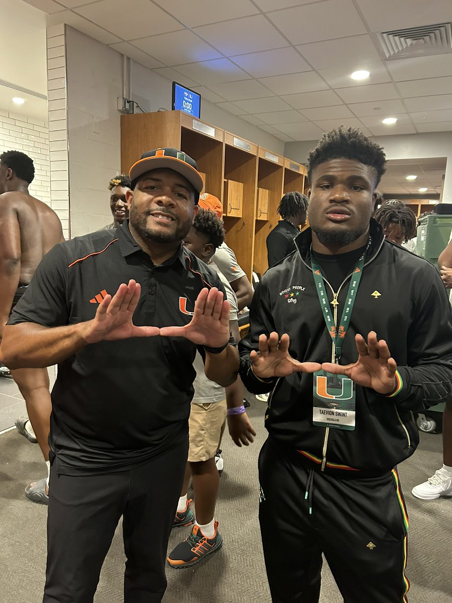 Taevion Swint { Chick }🐥 tweet media