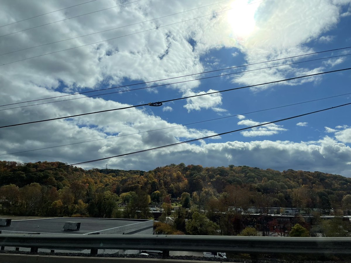 racheldhumph's tweet image. Road-tripping with @madisonteacher and talking about #funwithmaps.