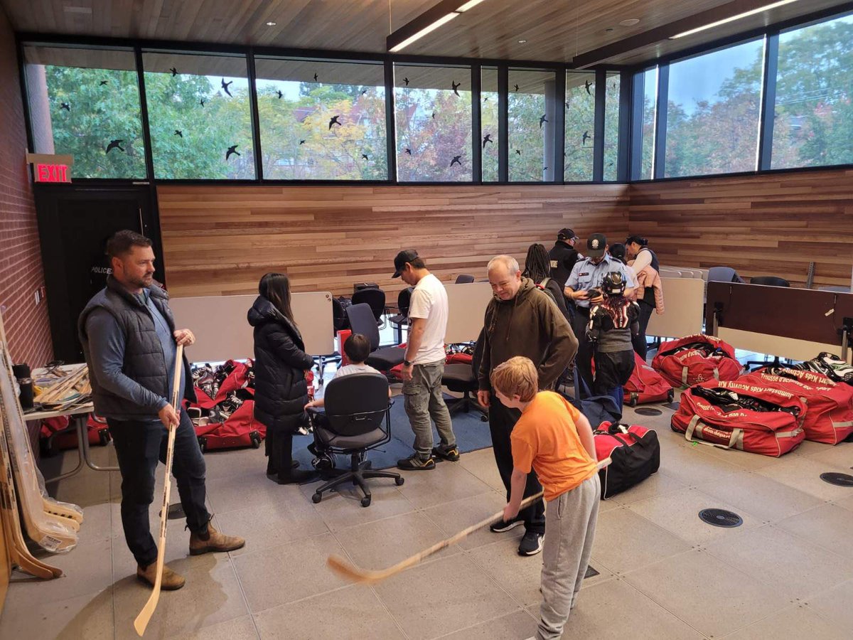 ProAction Cops and Kids Hockey Program - Parkdale Division had its equipment fitting day yesterday with a great turnout. Ice times start today!! #FindMyNCO