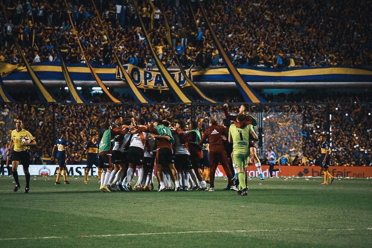 Se cumplen 4 años del día que fuimos a la canchita de ellos a jugar unas semifinales de Libertadores con el parche de campeón de la copa que les ganamos en el pecho y los volvimos a eliminar. Nunca antes se habia visto semejante humillación. Se busca clasico con dignidad.